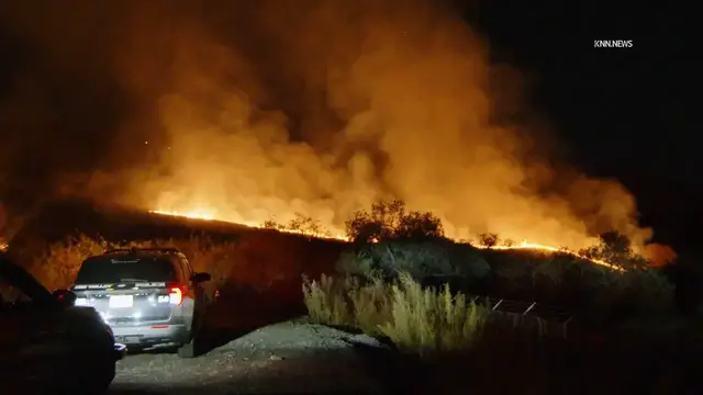 Video thumbnail for US, Los Angeles: Simi Valley Easy Wildfire Scorches at Least 2 Acres.