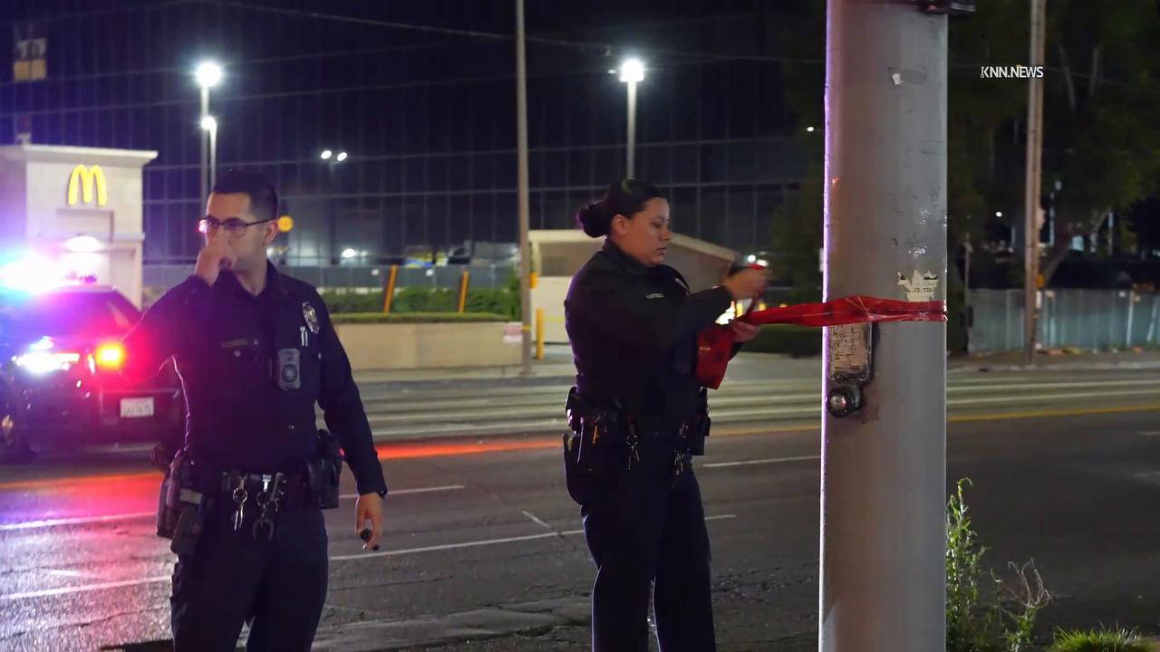 Video thumbnail for US, Los Angeles: Van Nuys Pedestrian Killed in Hit-and-Run Collision.