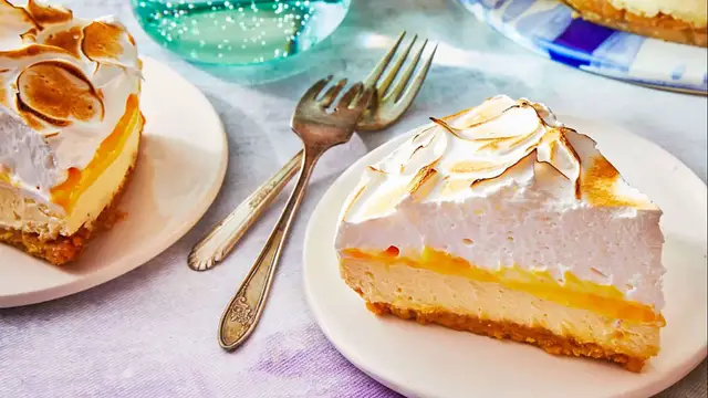 Video thumbnail for Lemon Meringue Cheesecake Recipe