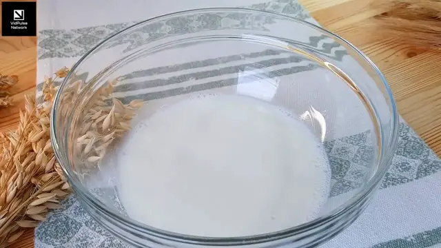 Video thumbnail for Popular German Bagel Recipe with Flour, Sesame, and Cheese