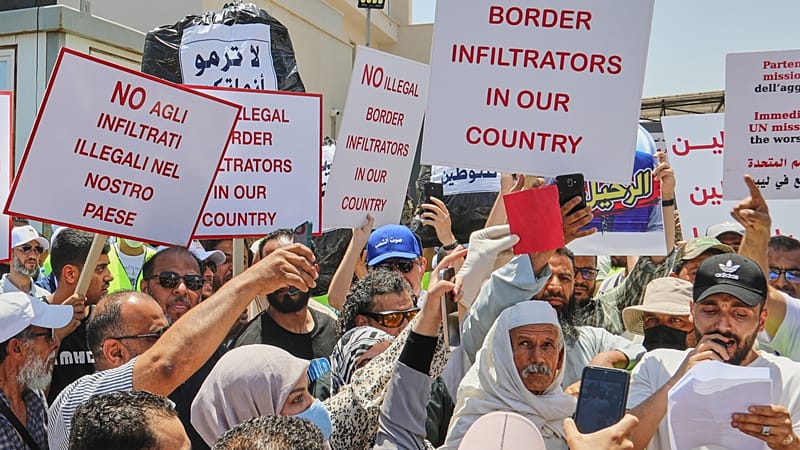 Video thumbnail for Hundreds in Libya protest against migrants, refugees