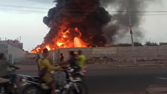 Video thumbnail for Escalating strikes in Yemen conflict: Reports of delegations meeting in Oman for talks