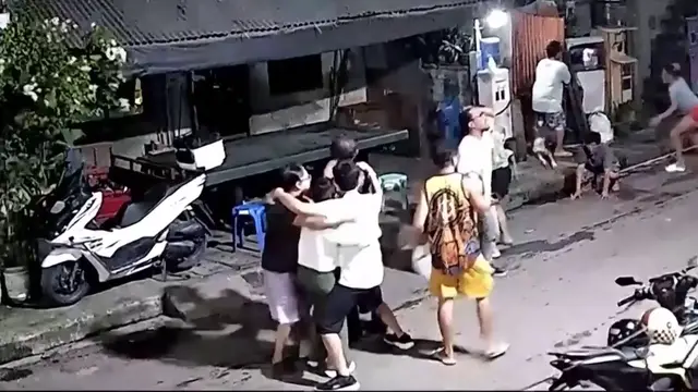 'Video thumbnail for Videos capture 6.9 magnitude earthquake as it hits the Philippines'