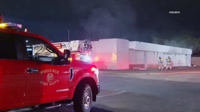 Video thumbnail for US, Phoenix: Phoenix 1st Alarm Commercial Structure Fire.