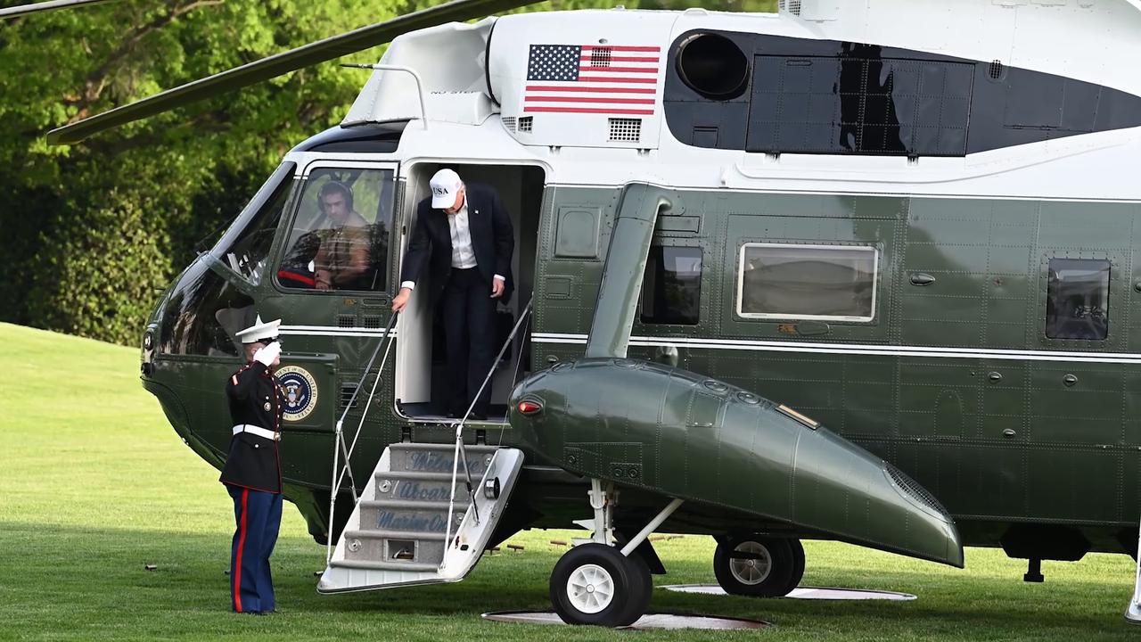 Video thumbnail for US: Trump returns from China trip praising 'historic moment'.