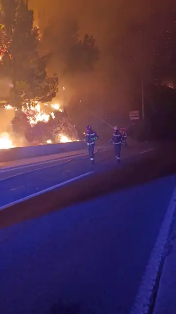 Video thumbnail for Firefighters Battle Massive Hillside Blaze near Omiš Croatia