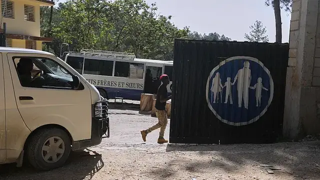 'Video thumbnail for Irish missionary among 8 people freed in Haiti after being kidnapped during attack on orphanage'
