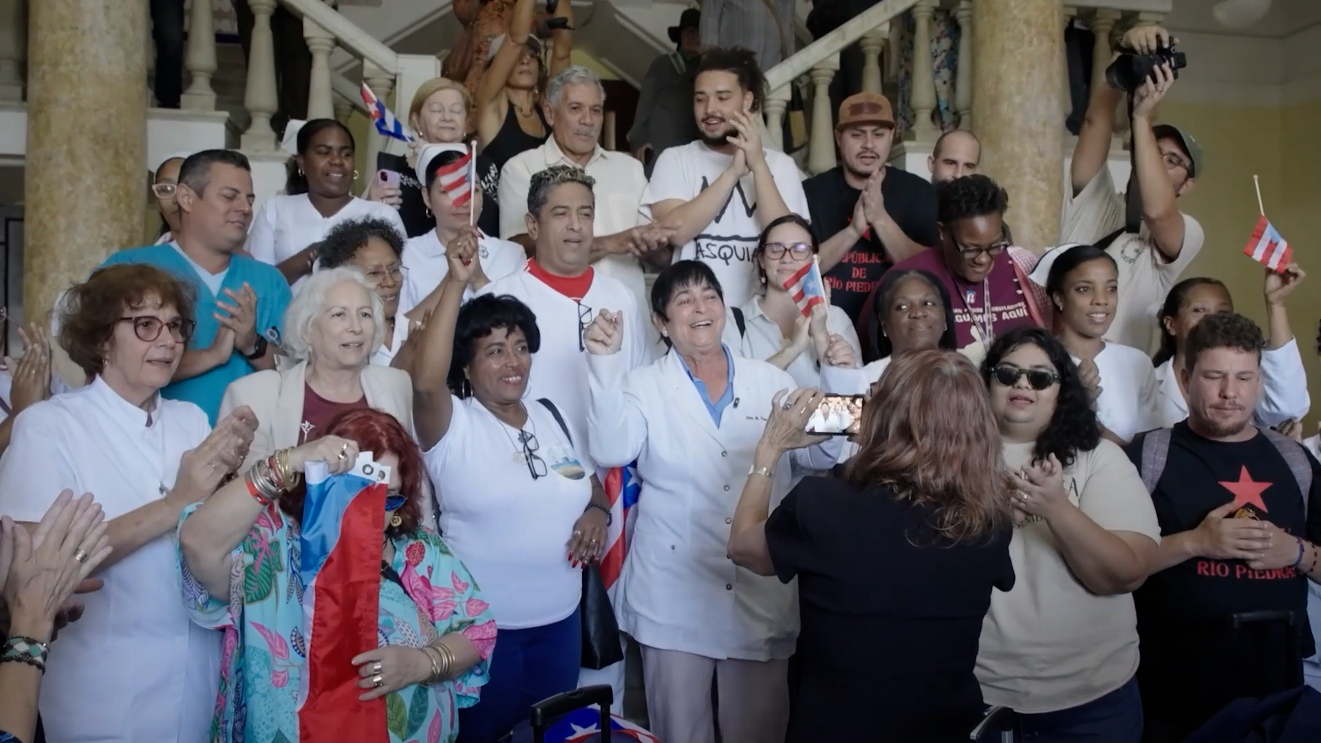 Video thumbnail for Puerto Rican activists bring medicine to Havana despite US blockade