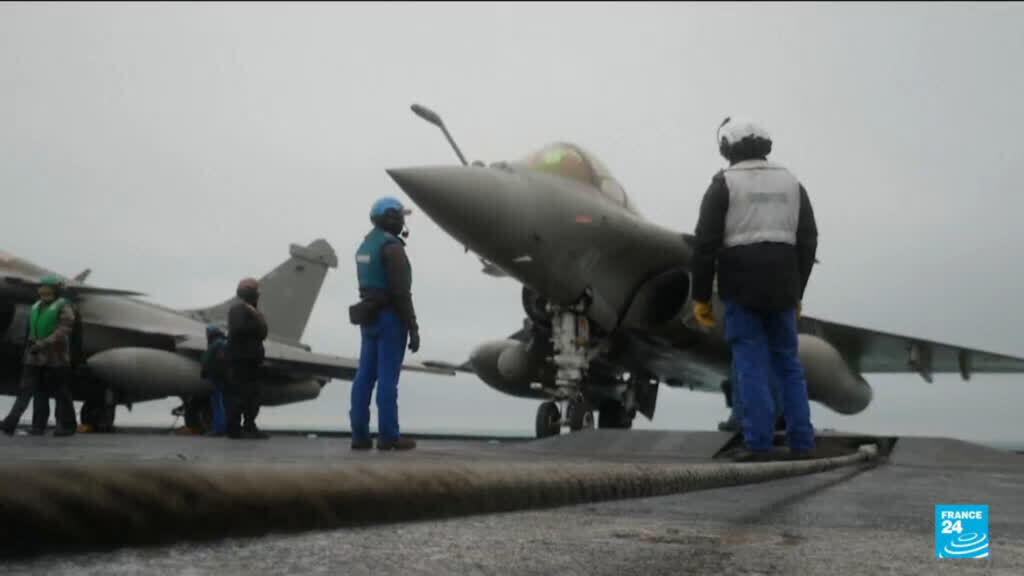 Video thumbnail for French aircraft carrier pre-positions for possible Hormuz mission