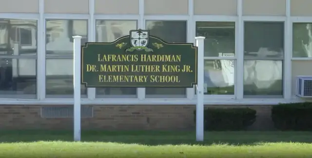 Video thumbnail for Wyandanch schools evacuated after elevated carbon dioxide levels found