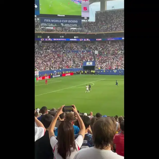 Video thumbnail for Bellingham Seals Thrilling Win in World Cup Bronze Final from Stands