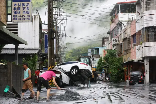 'Video thumbnail for Super Typhoon Ragasa leaves destruction in Taiwan, Hong Kong, China'