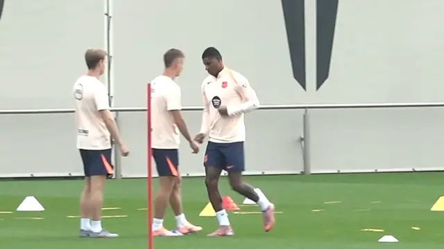 'Video thumbnail for On-form Rashford leads Barcelona training ahead of La Liga match against Sevilla'