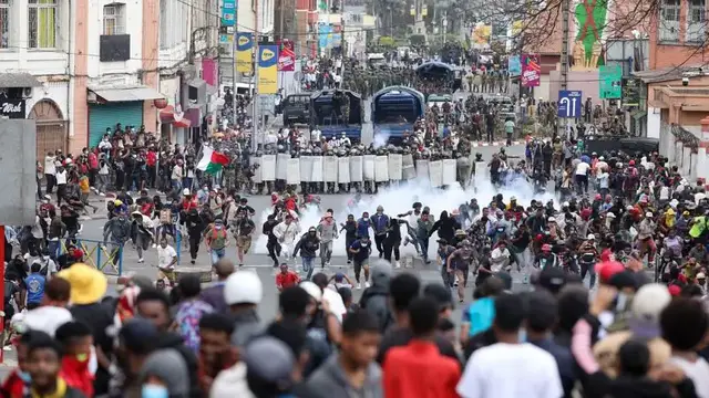 'Video thumbnail for Rival rallies in Madagascar capital after days of deadly youth-led protests'