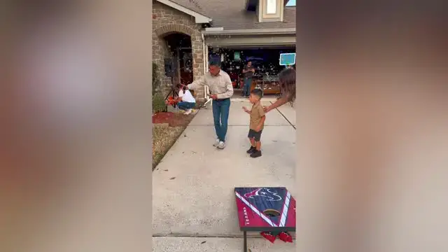 Video thumbnail for Realistic T-Rex Leaves Boy Stunned At Birthday Party | Happily TV