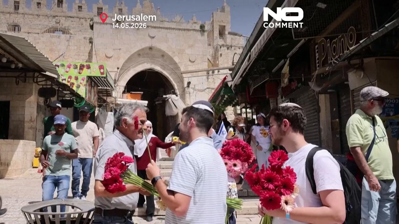 Video thumbnail for Peace activists rally to protect Palestinians during Jerusalem flag march