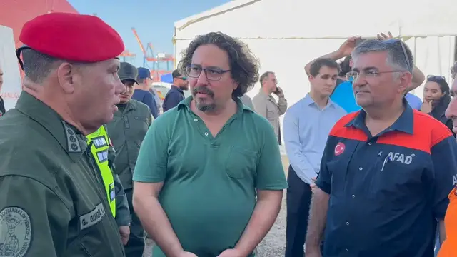 Video thumbnail for Venezuela: Venezuelan officials thank Turkish rescue team in quake-hit La Guaira.