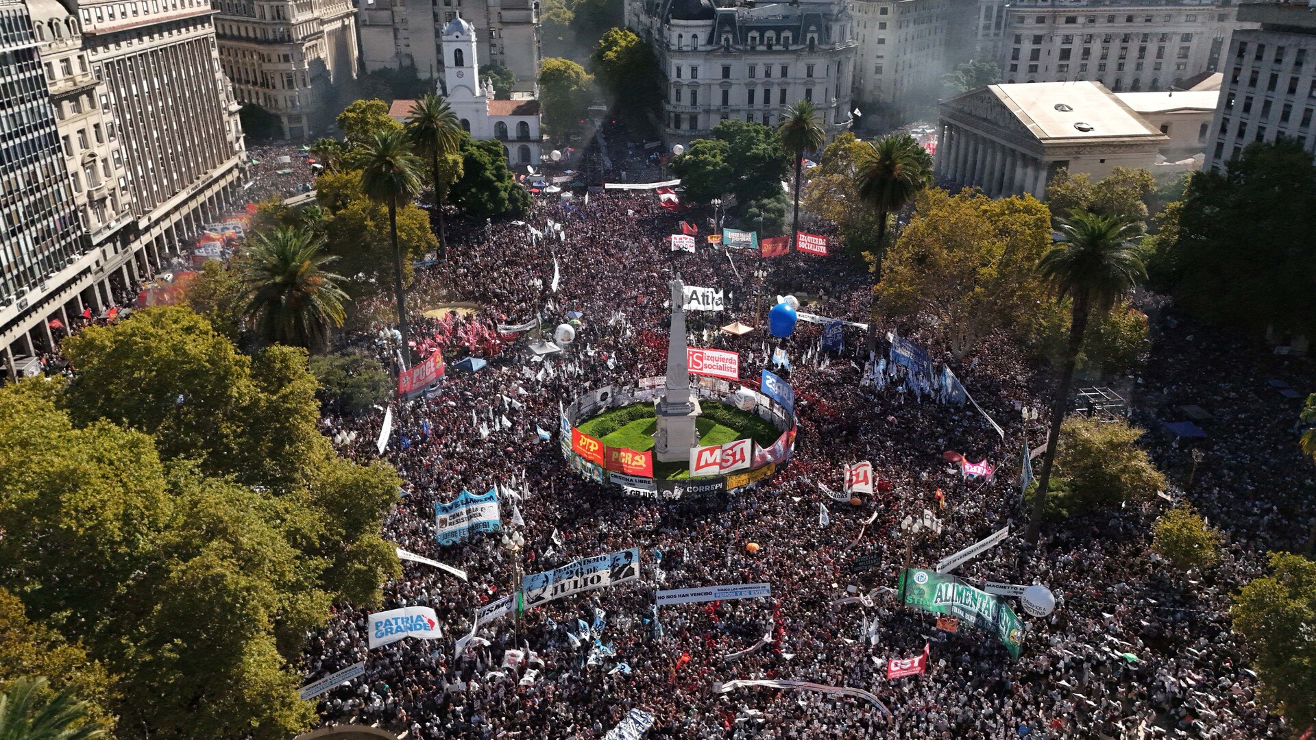 Video thumbnail for Thousands march to mark 50th anniversary of Argentina’s bloody coup