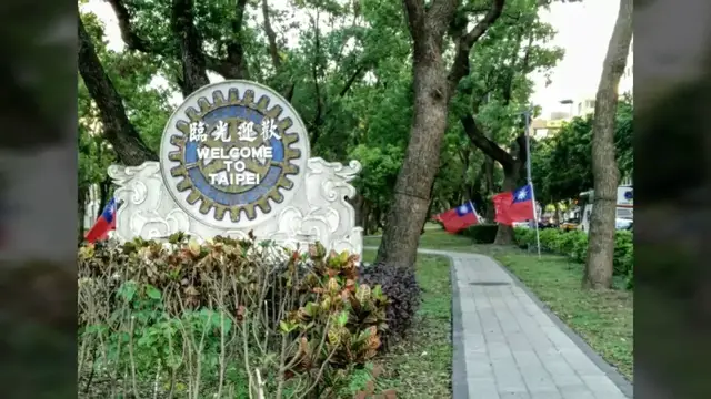 Video thumbnail for A Month in Taiwan - Biking & Formosa900