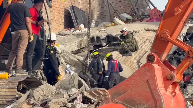 Video thumbnail for Colombia: Colombia quake death toll rises to 319.