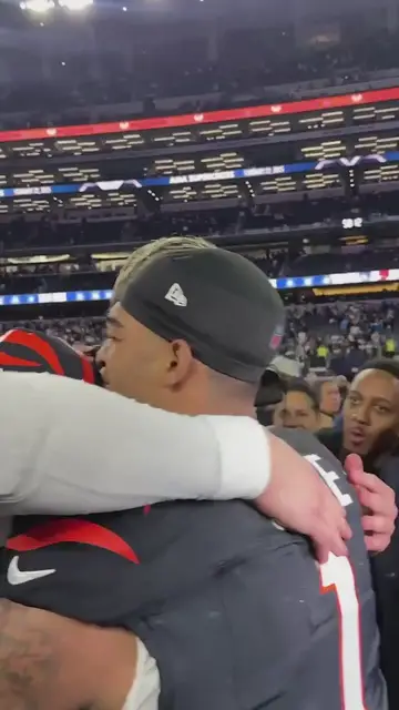 Video thumbnail for Ja'Marr Chase Smashed The Simpsons Donut In Joe Burrow's Face