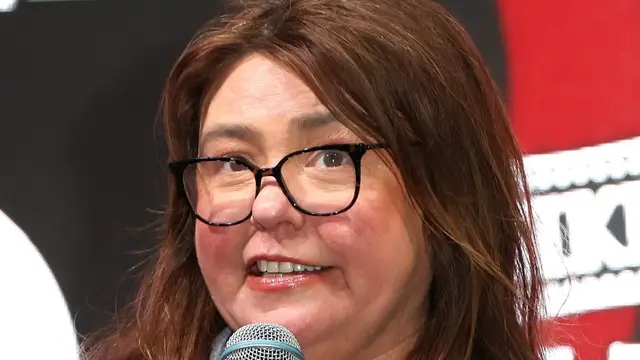 Video thumbnail for These Celebs Can't Stand Being Around Rachael Ray