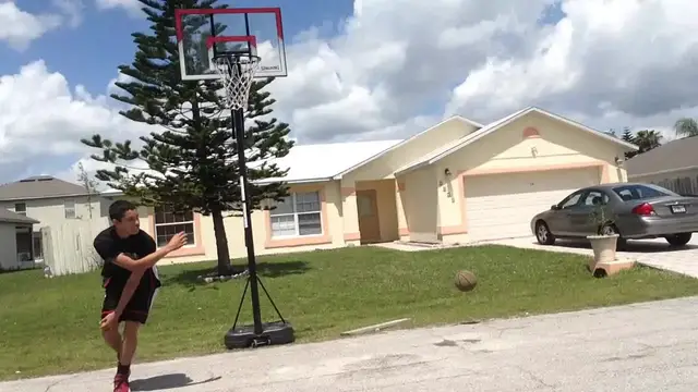 'Video thumbnail for 540 Dunk And 360 Scoop Practice :: Isaiah Rivera'
