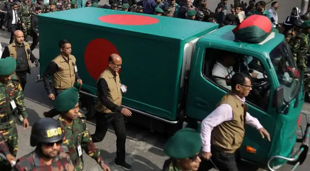 Video thumbnail for Huge crowds for Khaleda funeral as Bangladesh bids farewell to ex-leader
