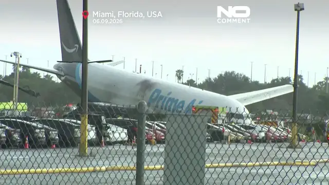 Video thumbnail for Heavy smoke and flames after Amazon cargo plane overruns runway in Miami
