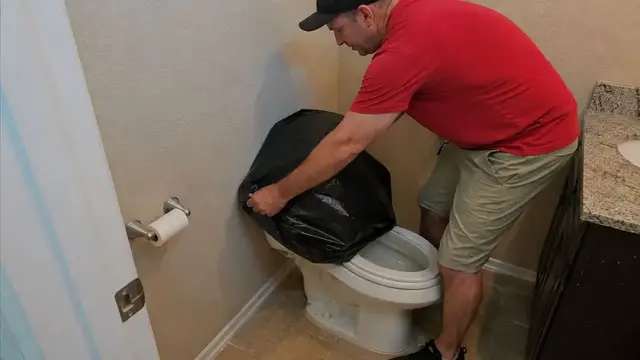 Video thumbnail for Slip A Trash Bag Over Your Toilet (This Is Genius)