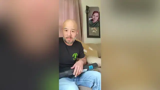 Video thumbnail for Long-Distance Girlfriend Surprises Boyfriend On Video Call When He Opens Portrait Of His Son And Late Father | Happily TV
