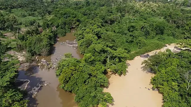 Video thumbnail for 26 dead and 14 missing after boat capsizes in northeastern Nigeria