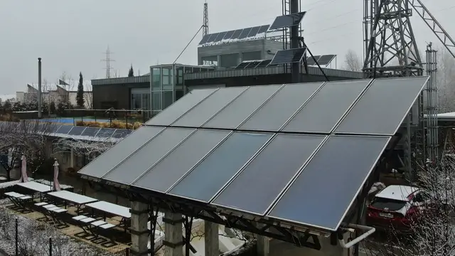 'Video thumbnail for US solar industry booms despite looming tax credit cut'