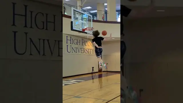 'Video thumbnail for Amazing Basketball Shot & Reaction at High Point University'