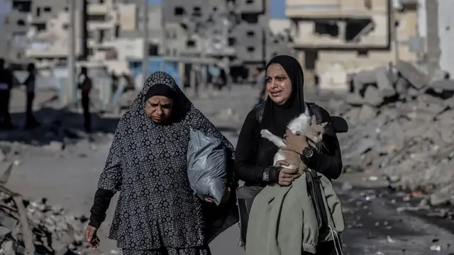 'Video thumbnail for Leaving Gaza City: Palestinians struggle to find new shelter'
