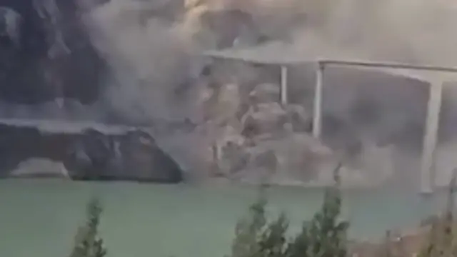 'Video thumbnail for Newly opened bridge collapses in China'