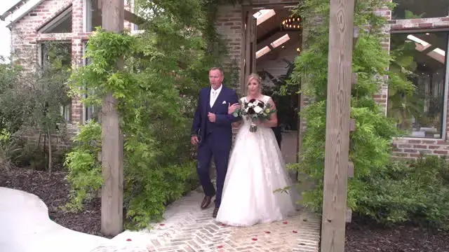 Video thumbnail for Groom Crying Uncontrollably At The Altar Goes Viral | Happily TV