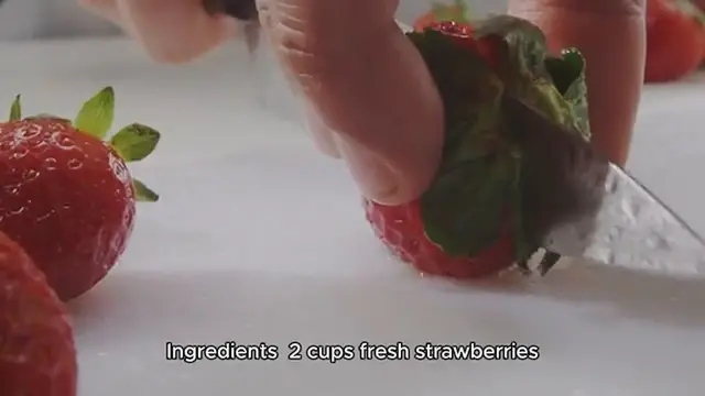 Video thumbnail for Strawberry Cake Filling recipe