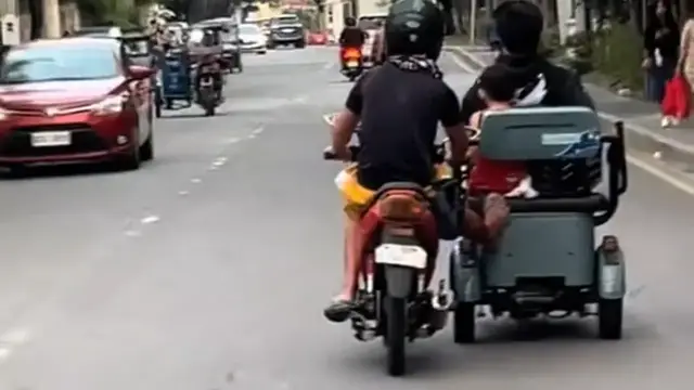 Video thumbnail for Kind Stranger Helps Stranded E-Bike with Child
