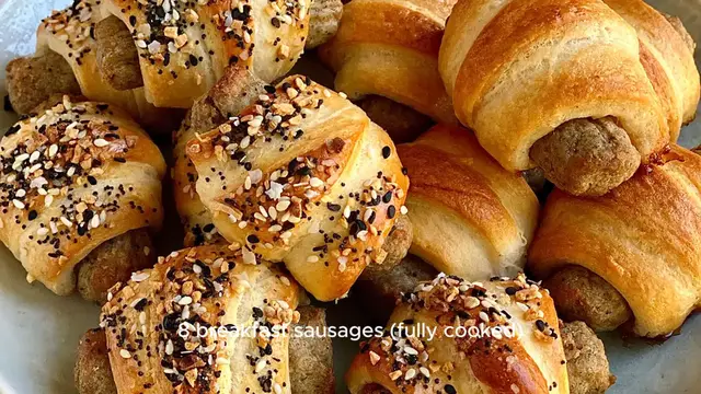 Video thumbnail for Breakfast Pigs in a Blanket Recipe