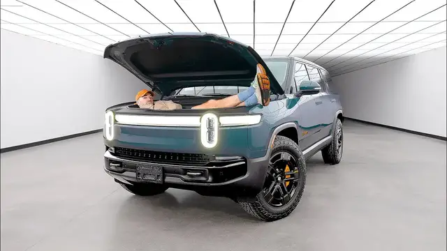 'Video thumbnail for It's All in the Details... Rivian R1S (Second Gen)'