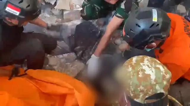 Video thumbnail for Indonesia: At least 2 dead after 7.7 magnitude quake off Indonesia.