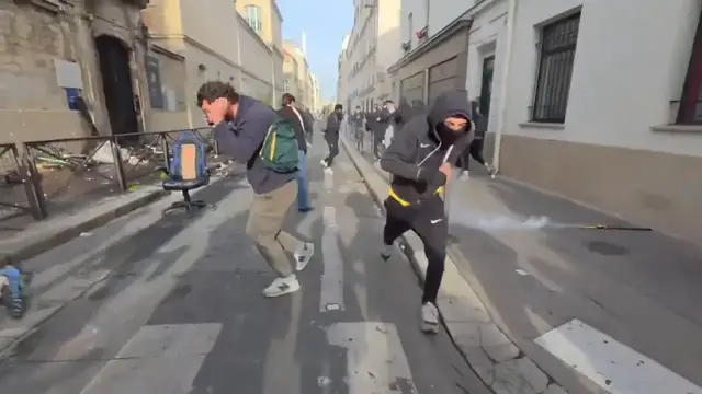 Video thumbnail for France: Mortar fireworks launched during lycée blockade in Paris.