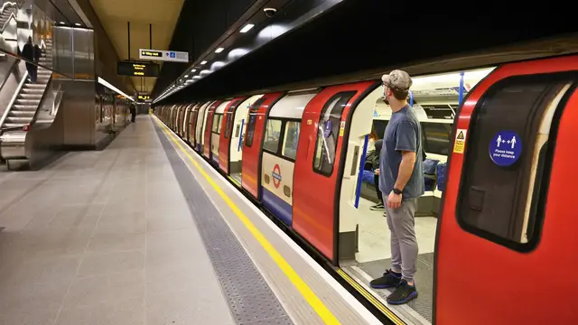 'Video thumbnail for London Underground at standstill as workers begin week of strikes'