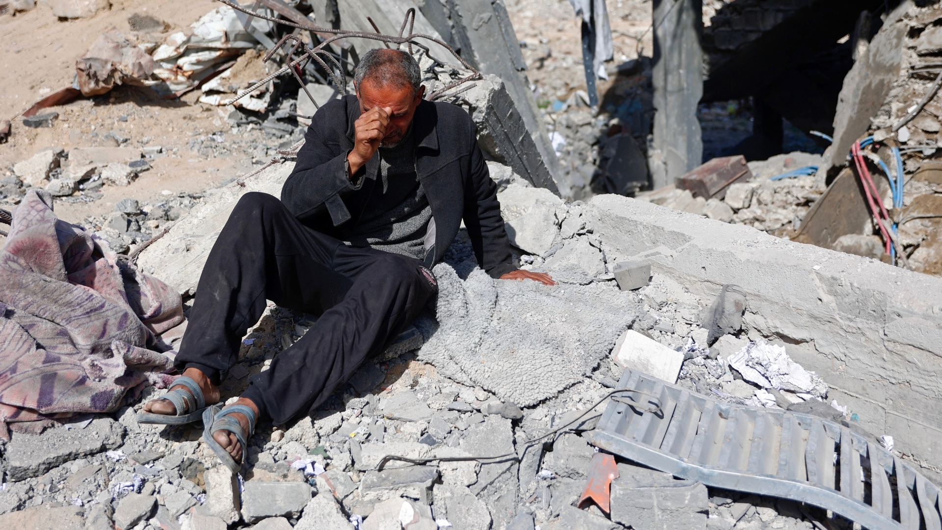 Video thumbnail for Israel kills 31, including children, in new Gaza ceasefire violation