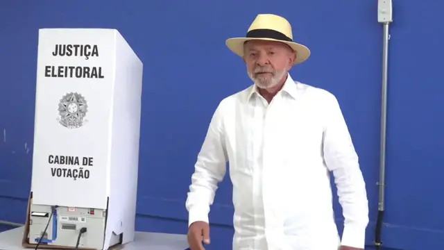 Video thumbnail for Brazil: Presidential Election Heads to Runoff in Rio de Janeiro.