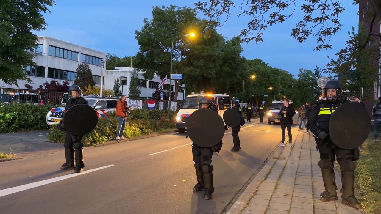 Video thumbnail for Caribbean Netherlands: Arrests made after violent protest at Dutch asylum shelter (2).