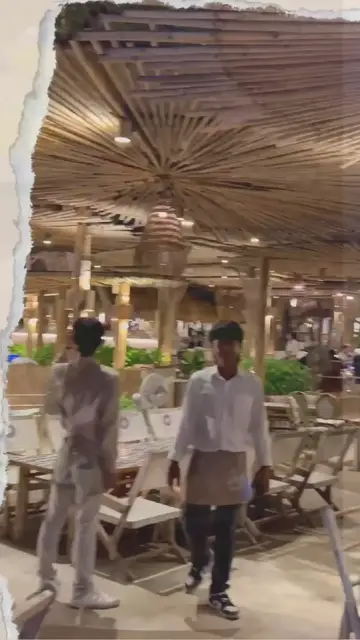 'Video thumbnail for Sunset Dinner at The Oxygen Beachfront Oasis in Pattaya '