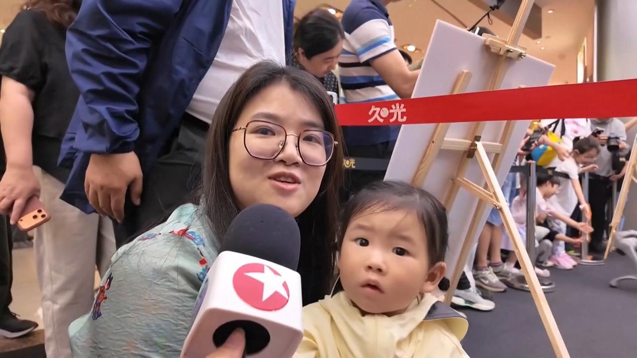 Video thumbnail for China: Unitree opens Asia's first robotics experience center in Shanghai.