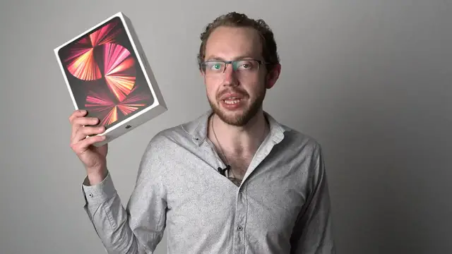 Video thumbnail for Apple iPad Pro M1 2021 Unboxing & First Impressions